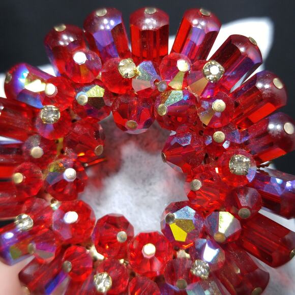 Vintage Crystal Red Aurora Borealis Bead Wreath Brooch, 1960s - Picture 8 of 10